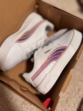 Girls size 8 Pumas